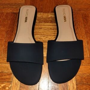 NEW - Sandal Slide - Size 6